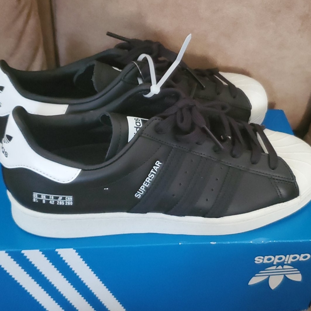 SUPERSTAR